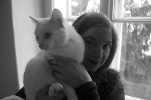 portrait-mit-katze-sw