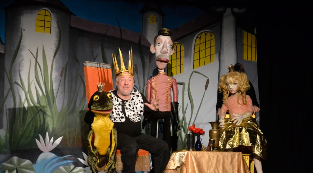 froschkoenig-mit-koenig